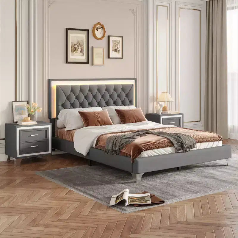 Letto imbottito con piattaforma Queen Size e due comodini