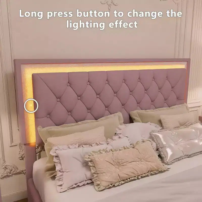 Letto imbottito con piattaforma Queen Size e due comodini