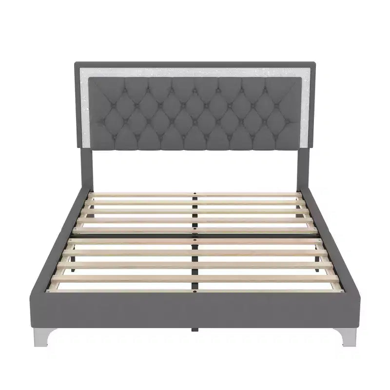 Letto imbottito con piattaforma Queen Size e due comodini
