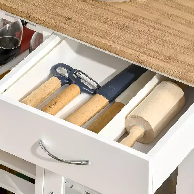 Isola da Cucina in Legno di Bambù Bianco da 48 cm con Portabottiglie da 4, Carrello Bar con Portabicchieri, Cassetto e Armadietto