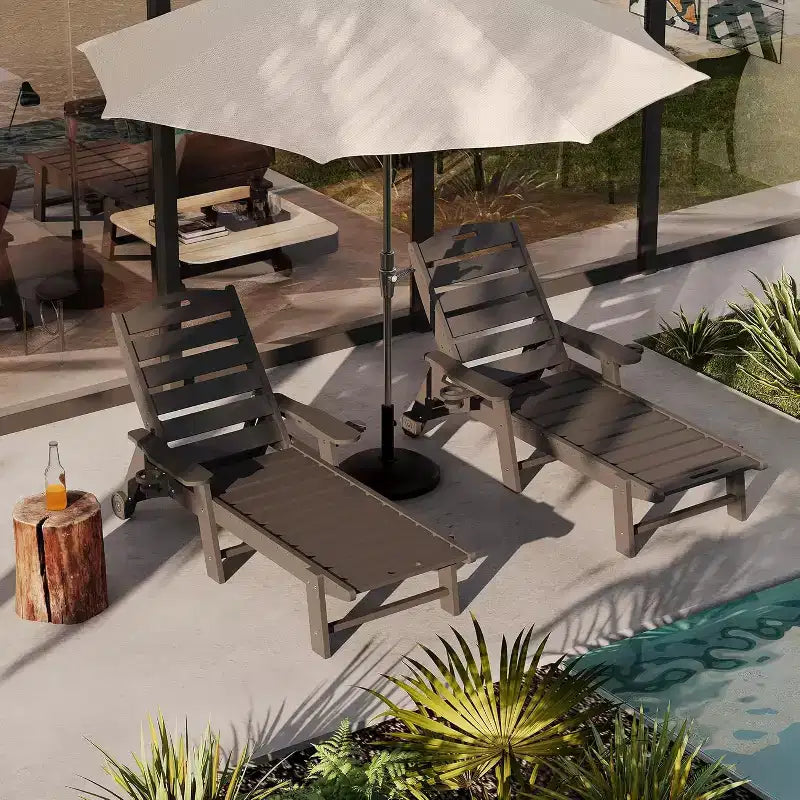 Sedia a Sdraio da Esterno a 5 Posizioni, Chaise Longue da Esterno in HDPE con Portabicchieri, Sedia a Sdraio da Piscina in Resina con Ruote
